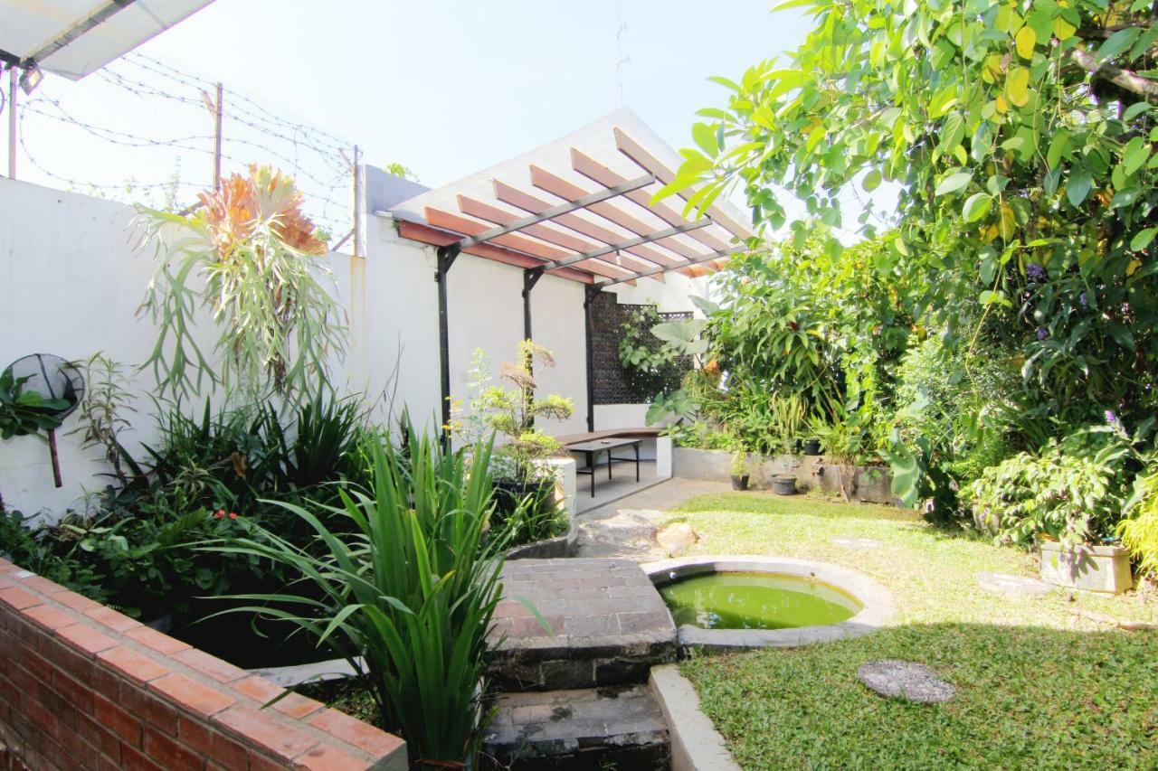 Neo Moritz Homestay Bandung Esterno foto